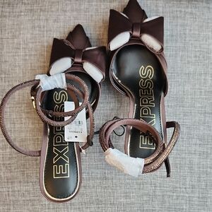 Express Women's Dark Brown Bow Heels